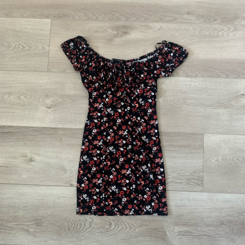 New Forever 21 black floral dress